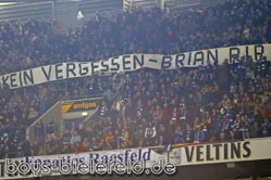 28.11.2004:
Auswärts in Schalke - In Gedenken an Brian.