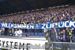 23.05.2004:
Leverkusen gratuliert in Bielefeld zum (erneuten) Aufstieg.