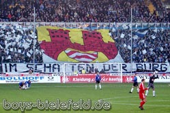 23.11.2002:
Stadt-Choreografie zum Spiel gegen den Bayer.