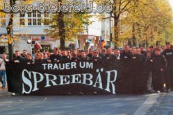 21.10.2000:
Trauermarsch für Carsten beim Spiel der Hertha gegen Cottbus.